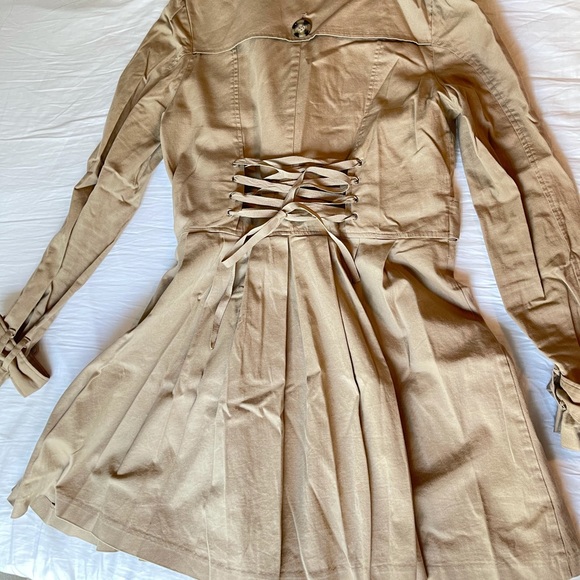 Classic Trench Coat - Picture 3 of 4